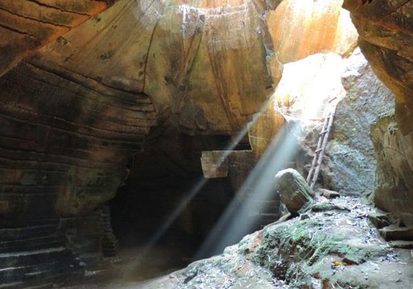 Goa Suci Tuban, 1. Pantai Pasir Putih Remen, 2. Pantai Kelapa Tuban, 3. Pantai Boom, 4. Air Terjun Nglirip, 5. Pantai Cemara, 6. Pantai Sowan Tuban, 7. Goa Ngerong Tuban, 8. Goa Akbar, 9. Pemandian Bektiharjo Tuban, 10. Pemandian Air Panas Prataan Tuban, 11. Alun-alun Tuban, 12. Makam Sunan Bonang, 13. Mangrove Center, 14. Klenteng Kwan Sing Bio, 15. Wisata Pelang, 16. Wisata Sendang Asmoro, 17. Masjid Agung Tuban, 18. TAMAN SLEKO, 19. WISATA SILOWO MERAKURAK, 20. Mata Air Krawak, 21. Air Terjun Banyulangse, 22. Goa Suci Tuban, 23. Goa Kancing Tuban, 24. Watu Ondo Tuban, 25. Museum Kambang Putih, 26. Pondok Pesantren Perut Bumi Al – Maghribi, 27. Perum Perhutani KPH Jatirogo, 28. Wisata Tebing Pelangi, 29. Air Terjun Sanggrahan, 30. Air Terjun Wukirharjo, 31. Pantai Socorejo, 32. Kambang Putih Tuban Park, 33. Taman Hutan Kota Tuban, 34. Sendang Wangi, 35. Pantai Surindah, 36. Tanazawi Agriculture EduPark & Leisure – Kebun Durian, 37. Goa Putri Asih, 38. Air Terjun Lembah Bongok Tuban, 39. Bukit Trantang, 1. Garang Asem, 2. Belut Goreng Ala Tuban