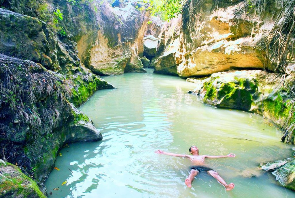 Kalibiru Grobogan via @ahlanprasetya, 1. Waduk Kedung Ombo, 2. Waduk Klambu, 3. Waduk Cindelaras, 4. Waduk Nglangon, 5. Objek Wisata Bledug Kuwu Grobogan, 6. Goa Macan dan Goa Lowo, 7. Goa Urang Grobogan, 8. Wisata Api Abadi Mrapen, 9. Air Terjun Gulingan, 10. Air Terjun Widuri, 11. Objek Wisata Jati Pohon Indah, 12. Objek Wisata Lumpur Kesongo, 13. White Canyon, 14. Kalibiru Grobogan, 15. Kedung Kempul, 16. Sendang Coyo Grobogan, 17. Tugu Lasi, 18. Danau Resto Purwodadi, 19. Kolam Renang Ayodya, 20. Desa Wisata Banjarejo, 21. Bendungan Klambu, 22. Waduk Gambringan, 23. Masjid K.H. Burham, 24. Cindelaras, 25. Taman Remaja Pungkruk, 26. Agrowisata Kebun Blimbing Grobogan, 27. Makam Ki Ageng Selo, 28. Waterboom Mulia Klambu, 29. Waterpark ‘n Snow Gubug, 30. Master Park Purwodadi – Aircraft and Air Travel Master Park, 31. Arung Jeram Grobogan, 32. Wisata Tengah Sawah (WTS), 33. Grojogan Jati Anom, 34. Waduk Butak, 35. Bendungan Glapan Munir, 36. Waduk Sidorejo, 37. Bendungan Dumpil, 38. Wisata Air Terjun Taruman, 39. Sendang Keongan, 40. Grojogan Kinasih, 41. Air Terjun Nganyongan, 42. Puncak Pelangi Gunung Ulo, 43. Menara Simpang Lima, 44. Air Terjun Watu Ondo, 45. Air Terjun Bengkat, 46. Kedung Tlawah, 47. Grojogan Ngrandu
