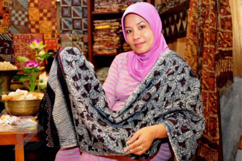 Kawasan Industri Batik Gedog via Sureplus, 1. Pantai Pasir Putih Remen, 2. Pantai Kelapa Tuban, 3. Pantai Boom, 4. Air Terjun Nglirip, 5. Pantai Cemara, 6. Pantai Sowan Tuban, 7. Goa Ngerong Tuban, 8. Goa Akbar, 9. Pemandian Bektiharjo Tuban, 10. Pemandian Air Panas Prataan Tuban, 11. Alun-alun Tuban, 12. Makam Sunan Bonang, 13. Mangrove Center, 14. Klenteng Kwan Sing Bio, 15. Wisata Pelang, 16. Wisata Sendang Asmoro, 17. Masjid Agung Tuban, 18. TAMAN SLEKO, 19. WISATA SILOWO MERAKURAK, 20. Mata Air Krawak, 21. Air Terjun Banyulangse, 22. Goa Suci Tuban, 23. Goa Kancing Tuban, 24. Watu Ondo Tuban, 25. Museum Kambang Putih, 26. Pondok Pesantren Perut Bumi Al – Maghribi, 27. Perum Perhutani KPH Jatirogo, 28. Wisata Tebing Pelangi, 29. Air Terjun Sanggrahan, 30. Air Terjun Wukirharjo, 31. Pantai Socorejo, 32. Kambang Putih Tuban Park, 33. Taman Hutan Kota Tuban, 34. Sendang Wangi, 35. Pantai Surindah, 36. Tanazawi Agriculture EduPark & Leisure – Kebun Durian, 37. Goa Putri Asih, 38. Air Terjun Lembah Bongok Tuban, 39. Bukit Trantang, 1. Garang Asem, 2. Belut Goreng Ala Tuban