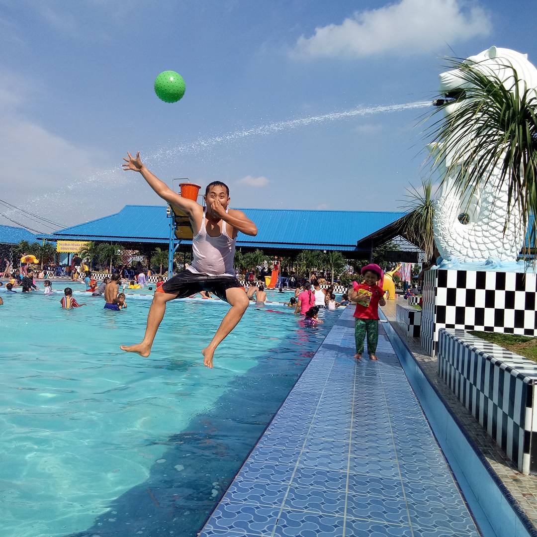 Kolam Renang Bahagia Medan via Explorewisata, 1. Kolam Renang Istiqlal, 2. Bimo Utomo Waterpark, 3. Green Dim Park, 4. Kolam Renang Nabontar, 5. Kolam Renang Bumi Asri, 6. Kolam Renang Tamora Indah Waterpark, 7. Kolam Renang Wonders Waterworld, 8. Kolam Renang Graha Metropolitan, 9. Kolam Renang Hairos Waterpark, 10. Kolam Renang Cemara Asri, 11. Kolam Renang Citra Garden Waterpark, 12. Kolam Renang Bahagia Medan, 13. Infinity Swimming Pool Adi Mulia Hotel, 14. Kolam Renang Hotel Danau Toba International, 15. Kolam Renang Tirta Marelan (Tutup), 16. Kolam Renang Pantai Cermin Waterpark, 17. Kolam Renang Seksama Indah