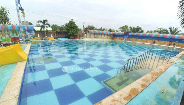 Kolam Renang Nabontar via Medanwisata, 1. Kolam Renang Istiqlal, 2. Bimo Utomo Waterpark, 3. Green Dim Park, 4. Kolam Renang Nabontar, 5. Kolam Renang Bumi Asri, 6. Kolam Renang Tamora Indah Waterpark, 7. Kolam Renang Wonders Waterworld, 8. Kolam Renang Graha Metropolitan, 9. Kolam Renang Hairos Waterpark, 10. Kolam Renang Cemara Asri, 11. Kolam Renang Citra Garden Waterpark, 12. Kolam Renang Bahagia Medan, 13. Infinity Swimming Pool Adi Mulia Hotel, 14. Kolam Renang Hotel Danau Toba International, 15. Kolam Renang Tirta Marelan (Tutup), 16. Kolam Renang Pantai Cermin Waterpark, 17. Kolam Renang Seksama Indah