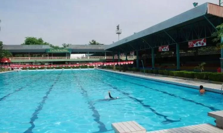 Kolam Renang Seksama Indah, 1. Kolam Renang Istiqlal, 2. Bimo Utomo Waterpark, 3. Green Dim Park, 4. Kolam Renang Nabontar, 5. Kolam Renang Bumi Asri, 6. Kolam Renang Tamora Indah Waterpark, 7. Kolam Renang Wonders Waterworld, 8. Kolam Renang Graha Metropolitan, 9. Kolam Renang Hairos Waterpark, 10. Kolam Renang Cemara Asri, 11. Kolam Renang Citra Garden Waterpark, 12. Kolam Renang Bahagia Medan, 13. Infinity Swimming Pool Adi Mulia Hotel, 14. Kolam Renang Hotel Danau Toba International, 15. Kolam Renang Tirta Marelan (Tutup), 16. Kolam Renang Pantai Cermin Waterpark, 17. Kolam Renang Seksama Indah