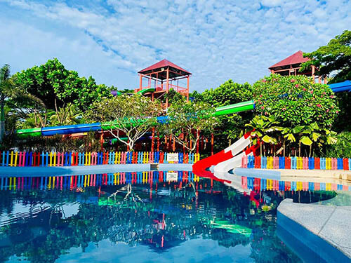 Kolam Renang Pantai Cermin Waterpark, 1. Kolam Renang Istiqlal, 2. Bimo Utomo Waterpark, 3. Green Dim Park, 4. Kolam Renang Nabontar, 5. Kolam Renang Bumi Asri, 6. Kolam Renang Tamora Indah Waterpark, 7. Kolam Renang Wonders Waterworld, 8. Kolam Renang Graha Metropolitan, 9. Kolam Renang Hairos Waterpark, 10. Kolam Renang Cemara Asri, 11. Kolam Renang Citra Garden Waterpark, 12. Kolam Renang Bahagia Medan, 13. Infinity Swimming Pool Adi Mulia Hotel, 14. Kolam Renang Hotel Danau Toba International, 15. Kolam Renang Tirta Marelan (Tutup), 16. Kolam Renang Pantai Cermin Waterpark, 17. Kolam Renang Seksama Indah