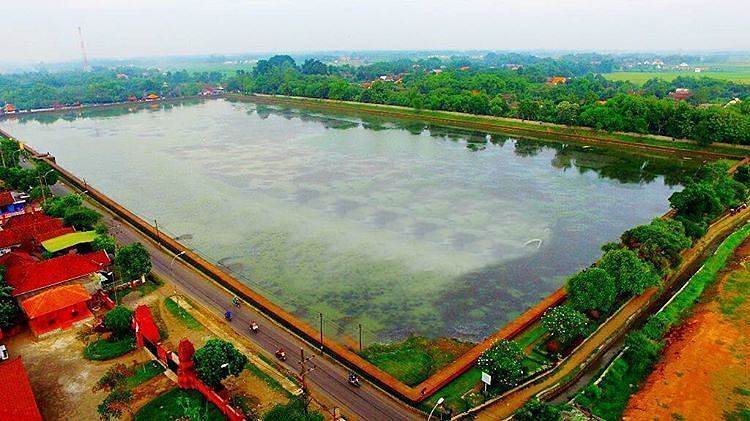 Kolam Segaran via @hendra_dexa, 1. Wisata Sawah Sumber Gempong, 2. Bernah De Vallei, 3. Waterland Mojokerto, 4. Candi Bajang Ratu, 5. Candi Brahu, 6. Candi Tikus, 7. Candi Wringin Lawang, 8. Kolam Segaran, 9. Museum Trowulan, 10. Mahavihara Majapahit, 11. Patung Buddha Tidur, 12. Pendopo Agung Trowulan, 13. Air Terjun Coban Canggu, 14. Air Terjun Dlundung Mojokerto, 15. Pacet Mini Park Mojokerto, 16. Joglo Park Mojokerto, 17. Candi Jolotundo, 18. Klurak Eco Park, 19. Puncak Bayangan Gunung Penanggungan, 20. Pemandian Air Panas Padusan, 21. Air Terjun Grenjengan, 22. Api Abadi Mojokerto, 23. Bukit Watu Jengger, 24. Claket Adventure Park, 25. Air Terjun 7 Bidadari, 26. Pacet Hill, 27. Air Terjun Duyung Trawas Hill, 28. Fresh Green Trawas, 29. PPLH Seloliman Trawas, 30. Obech Rafting Pacet, 31. Sumber Wuluh, 32. Air Terjun Watu Ondo, 33. Alun-alun Mojokerto, 34. Wisata Desa BMJ Mojopahit, 35. Wisata Bukit Kayoe putih, 36. Taman Semeru, 37. Ranu Manduro, 38. Wisata Waduk Tanjungan, 39. Taman Kehati, 40. Reco Banteng Hayam Wuruk, 41. Benteng Taman, 42. Air Terjun Watu Gedhek, 43. Coban Talun, 44. Wisata Sumber Dhuwur Sidorejo, 45. Rainbow Garden Poetoek Soeko, 46. MOLAGAR, 47. WET SENDI 2, 48. Situs Siti Inggil, 49. Balai Pelestarian Cagar Budaya, 50. Wanawisata Dlundung, 51. Candi Kesiman, 52. Candi Bangkal, 53. Museum Sanggar Gubug Wayang, 54. Air Terjun Surodadu, 55. Petik Strawberry Padusan, 56. Gua gembyang, 57. Candi Jedong, 58. Air Terjun Watu Lumpang, 59. Situs Reco Lanang, 60. Pemandian Ubalan, 61. Makam Troloyo