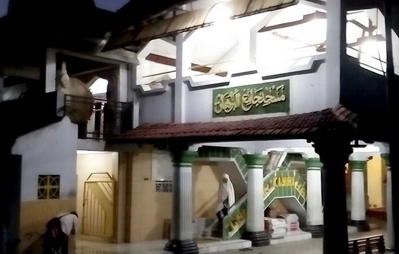 Masjid K.H. Burham, 1. Waduk Kedung Ombo, 2. Waduk Klambu, 3. Waduk Cindelaras, 4. Waduk Nglangon, 5. Objek Wisata Bledug Kuwu Grobogan, 6. Goa Macan dan Goa Lowo, 7. Goa Urang Grobogan, 8. Wisata Api Abadi Mrapen, 9. Air Terjun Gulingan, 10. Air Terjun Widuri, 11. Objek Wisata Jati Pohon Indah, 12. Objek Wisata Lumpur Kesongo, 13. White Canyon, 14. Kalibiru Grobogan, 15. Kedung Kempul, 16. Sendang Coyo Grobogan, 17. Tugu Lasi, 18. Danau Resto Purwodadi, 19. Kolam Renang Ayodya, 20. Desa Wisata Banjarejo, 21. Bendungan Klambu, 22. Waduk Gambringan, 23. Masjid K.H. Burham, 24. Cindelaras, 25. Taman Remaja Pungkruk, 26. Agrowisata Kebun Blimbing Grobogan, 27. Makam Ki Ageng Selo, 28. Waterboom Mulia Klambu, 29. Waterpark ‘n Snow Gubug, 30. Master Park Purwodadi – Aircraft and Air Travel Master Park, 31. Arung Jeram Grobogan, 32. Wisata Tengah Sawah (WTS), 33. Grojogan Jati Anom, 34. Waduk Butak, 35. Bendungan Glapan Munir, 36. Waduk Sidorejo, 37. Bendungan Dumpil, 38. Wisata Air Terjun Taruman, 39. Sendang Keongan, 40. Grojogan Kinasih, 41. Air Terjun Nganyongan, 42. Puncak Pelangi Gunung Ulo, 43. Menara Simpang Lima, 44. Air Terjun Watu Ondo, 45. Air Terjun Bengkat, 46. Kedung Tlawah, 47. Grojogan Ngrandu