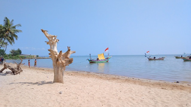 Pantai Kelapa Tuban via Guneman, 1. Gunung Bromo, 2. Pantai Pasir Putih, 3. Telaga Sarangan, 4. Ranu Kumbolo Gunung Semeru, 5. Pulau Sempu, 6. Pantai Plengkung, 7. Pantai Bandealit, 8. Pantai Sendang Biru, 9. Pulau Merah, 10. Pantai Balekambang, 11. Kawah Ijen Banyuwangi , 12. Jawa Timur Park (Jatim Park) 1, 13. House of Sampoerna, 14. Wisata Bahari Lamongan , 15. Pantai Papuma Jember, 16. Gunung Kelud Kediri, 17. Maharani Zoo & Goa, 18. Pemandian Air Panas Cangar Jawa Timur, 19. Arung Jeram Songa Probolinggo, 20. Air Terjun Madakaripura Probolinggo, 21. Air Terjun Coban Rondo, 22. Puncak B-29, 23. Simpang Lima Gumul – KEDIRI, 24. Gumul Paradise Island Kediri, 25. Taman Langit Gunung Banyak, 26. Jatim Park 2 Malang, 27. Taman Rekreasi Selecta, 28. Wisata Bukit Jaddhih, 29. Air Terjun Dlundung, 30. Predator Fun Park Batu, 31. Eco Green Park, 32. Taman Bungkul, 33. Pantai Batu Bengkung, 34. Air Terjun Putuk Truno, 35. The Grand Taman Safari Prigen Jawa Timur, 36. Pantai Kelapa Tuban, 37. Air Terjun Sedudo