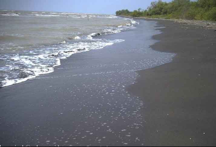 Pantai Jomblom via swarakendal