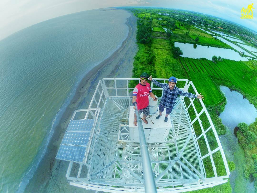 Pantai Moro via @ublak_untul