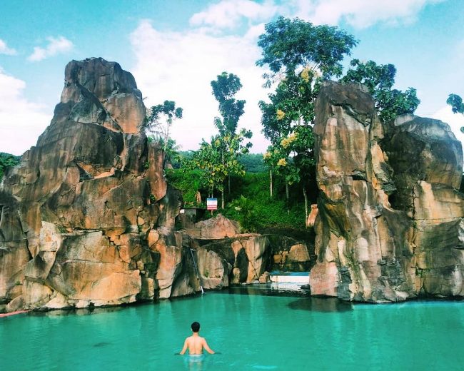 Reco Kembar via @hingkua_kingdom, 1. Kawasan Tretes, 2. Taman Safari Prigen, 3. Pantai Lekok, 4. Gunung Bromo, 5. Bukit Flora, 6. Condido Agro Herbal, 7. Finna Golf & Club Resort, 8. Pantai Penunggul, 9. Pemandian Alam Banyu Biru Pasuruan, 10. Candi Jawi, 11. Candi Gunung Gangsir, 12. Danau Ranu Grati, 13. Kebun Raya Purwodadi, 14. Kebun Apel Khrisna, 15. Agrowisata Bhakti Alam Pasuruan, 16. Air Terjun Gumandar, 17. Air Terjun Sumber Nyonya, 18. Air Terjun / Coban Cemoro Gading, 19. Coban Waru Pasuruan, 20. Coban Rambut Moyo, 21. Air Terjun Kakek Bodo Pasuruan, 22. Air Terjun Putuk Truno, 23. Saygon Waterpark, 24. Sawahe Pak Budi, 25. The Taman Dayu, 26. Alun-alun Pasuruan, 27. Taman Pakuncen, 28. Taman GOR Untung Suropati, 29. Taman Sekargadung, 30. Hutan Mangrove Nguling, 31. Air Terjun Baung, 32. Air Terjun Alap-alap di Pasuruan, 33. Air Terjun Tundo Pitu di Pasuruan, 34. Masjid Cheng Hoo Pandaan, 35. Curug Coban Watu, 36. Saygon Night Park, 37. Kedawung Agro Selfie, 38. Reco Kembar, 39. Pemandian Taman Ria Suropati, 40. Taman Hayati, 41. Candi Belahan (Candi Sumber Tetek)