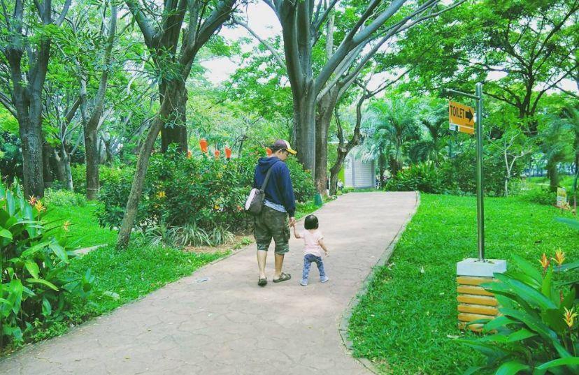 Taman Jogging Kelapa Gading via @sukmatea2s, 1. Taman Impian Jaya Ancol, 2. Suaka Margasatwa Muara Angke, 3. Museum Bahari, 4. Sea World Ancol, 5. Dunia Fantasi atau Dufan, 6. Taman Wisata Alam (TWA) Angke Kapuk, 7. Ocean Dream Samudra Ancol, 8. Allianz Eco Park, 9. Amped Trampoline Park, 10. Taman Jogging 1 Kelapa Gading, 11. Taman Waduk Pluit, 12. Taman Hutan Kota Penjaringan, 13. Rumah Si Pitung, 14. Marunde Beach, 15. Atlantis Water Adventure, 16. Alive Museum Ancol, 17. Pantai beach pool ancol, 18. Taman Ismail Marzuki (TIM), 19. Danau Sunter, 20. Kawasan Ekowisata Mangrove PIK, 21. Faunaland Ancol, 22. Pasar Seni, 23. Taman Walang Baru, 24. Jakarta Bird Land, 25. Ecopark Club House, 26. Pantai Karnaval Ancol, 27. San Antonio Beach PIK 2, 28. Danau Cincin, 29. Taman Bintaro, 30. Taman Rawa Badak Utara, 31. Taman Segitiga – Gorontalo, 32. Bounce Street Asia, 34. Bahtera Jaya Ancol, 35. Kawasan Pelabuhan Sunda Kelapa, 36. Kampung Tugu, 37. Sentra Perikanan Muara Angke, 38. Kampung Marunda, 39. Kampung Luar Batang