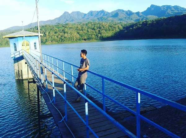 Waduk Gunung Rowo Pati via @daniadip, 1. Pantai Banyutowo, 2. Hutan Mangrove Pantai Sambilawang Pati, 3. Alun-alun Simpang Lima Pati, 4. Pulau Seprapat, 5. Waduk Gunung Rowo Pati, 6. Waduk Seloromo, 7. Pati Night Carnival, 8. Juwana Water Fantasy, 9. Klating Pucakwangi, 10. Kebun Kopi Jolong, 11. Situs Bersejarah Candi Kayen, 12. Goa Wareh, 13. Sendang Sani Pati, 14. Air Terjun Grenjengan Jolong, 15. Air Terjun Tadah Hujan Pati, 16. Makam Syekh Mutamakkin, 17. Makam Syekh Jangkung Saridin, 18. Wisata Industri PT. Dua Kelinci, 19. Desa Wisata Pemancingan Talun, 20. Pintu Gerbang Majapahit, 21. Petilasan Kadipaten Pati Genuk Kemiri, 22. Goa Pancur, 23. Lorodan Semar, 24. Kran Air Raksasa Melayang, 25. Vihara Gunung Wungkul, 26. Bumi Perkemahan Regaloh, 27. Air Terjun Selonatah, 28. Air Terjun Tretes Tlogowungu, 29. Haul Sunan Prawoto, 30. Hutan Kota Kalidoro, 31. Air Terjun Grenjengan Sewu, 32. Bukit Pandang Duren Sawit, 33. Hutan Pinus Pangonan, 34. Sego Gandul, 35. Sego Tewel Tambak Romo