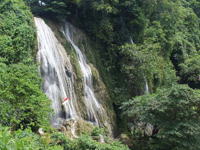Wisata Air Terjun Taruman via Grobogantoday, 1. Waduk Kedung Ombo, 2. Waduk Klambu, 3. Waduk Cindelaras, 4. Waduk Nglangon, 5. Objek Wisata Bledug Kuwu Grobogan, 6. Goa Macan dan Goa Lowo, 7. Goa Urang Grobogan, 8. Wisata Api Abadi Mrapen, 9. Air Terjun Gulingan, 10. Air Terjun Widuri, 11. Objek Wisata Jati Pohon Indah, 12. Objek Wisata Lumpur Kesongo, 13. White Canyon, 14. Kalibiru Grobogan, 15. Kedung Kempul, 16. Sendang Coyo Grobogan, 17. Tugu Lasi, 18. Danau Resto Purwodadi, 19. Kolam Renang Ayodya, 20. Desa Wisata Banjarejo, 21. Bendungan Klambu, 22. Waduk Gambringan, 23. Masjid K.H. Burham, 24. Cindelaras, 25. Taman Remaja Pungkruk, 26. Agrowisata Kebun Blimbing Grobogan, 27. Makam Ki Ageng Selo, 28. Waterboom Mulia Klambu, 29. Waterpark ‘n Snow Gubug, 30. Master Park Purwodadi – Aircraft and Air Travel Master Park, 31. Arung Jeram Grobogan, 32. Wisata Tengah Sawah (WTS), 33. Grojogan Jati Anom, 34. Waduk Butak, 35. Bendungan Glapan Munir, 36. Waduk Sidorejo, 37. Bendungan Dumpil, 38. Wisata Air Terjun Taruman, 39. Sendang Keongan, 40. Grojogan Kinasih, 41. Air Terjun Nganyongan, 42. Puncak Pelangi Gunung Ulo, 43. Menara Simpang Lima, 44. Air Terjun Watu Ondo, 45. Air Terjun Bengkat, 46. Kedung Tlawah, 47. Grojogan Ngrandu