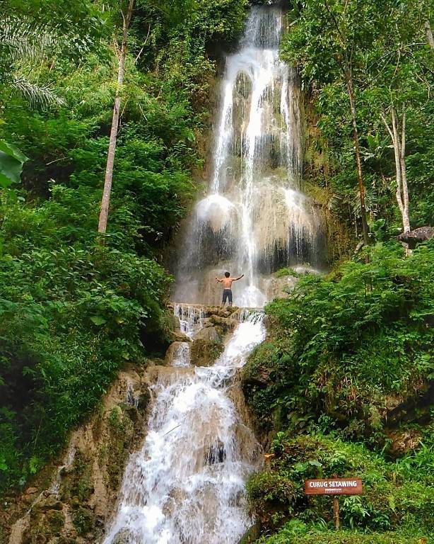 Air terjun Setawing via @muharrom.sy11, 1. Kalibiru, 2. Waduk Sermo, 3. Gunung Ijo, 4. Puncak Suroloyo, 5. Kebun Teh Nglinggo, 6. Puncak Gunung Lanang, 7. Waduk Mini Kleco, 8. Goa Kiskendo, 9. Kedung Pedut, 10. Air Terjun Sidoharjo, 11. Air Terjun Grojogan Sewu, 12. Pantai Glagah, 13. Pantai Trisik, 14. Pantai Congot, 15. Wildlife Rescue Center, 16. Puncak Widosari, 17. Arung Jeram Sungai Progo, 18. Air Terjun Kembangsoka, 19. Goa Sriti Kulon Progo, 20. Hutan Mangrove Pantai Congot, 21. Goa Kebon Krembangan, 22. Pantai Bugel, 23. Bendungan Ancol, 24. Bukit Isis Kulon Progo, 25. Taman Sungai Mudal, 26. Air Terjun Setawing, 27. Pantai Pasir Kadilangu, 28. Embung Banjaroya, 29. Puncak Dipowono Kulon Progo, 30. Wisata Hutan Mangrove Jembatan Api-api, 31. Hutan Pinus Girimulyo, 32. Bendung Kayangan, 33. Kebun Bunga Krisan Gerbosari, 34. Rafting Kalibawang, 35. Bukit Cendana, 36. Air Terjun Kedung Ingas, 37. Kedung Bendo, 38. Pule Payung, 39. Bukit Jangkang, 40. Tebing Gunung Gajah, 42. Puncak Kuda Sembrani, 43. Ayunan Langit Watu Jaran, 44. Curug Siluwok, 45. Gunung Kukusan