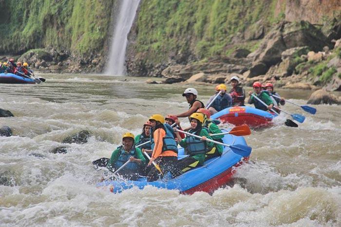 Arung Jeram Sungai Progo via Delandeso, Rekomendasi Tempat Wisata di Jawa Tengah, Tempat Wisata di Semarang Jawa Tengah, Tempat Wisata di Salatiga Jawa Tengah, Tempat Wisata di Purwokerto Jawa Tengah, Tempat Wisata di Purworejo, Tempat Wisata di Jawa Tengah Hits Lainnya