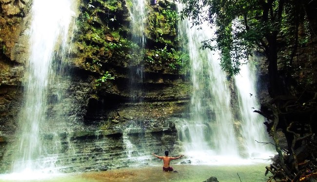 Curug Panyusuhan via Youtube, 1. Waduk Penjalin, 2. Hutan Mangrove Kaliwlingi, 3. Pantai Randusanga / Randusongo, 4. Agrowisata Besaran, 5. Wisata Pasir Gibug, 6. Masjid Agung Brebes, 7. Kalibaya Park, 8. Pabrik Gula Jatibarang, 9. Taman Edukasi, 10. Curug Putri, 11. Kebun Teh Kali Gua, 12. Candi Pangkuan, 13. Air Terjun Ranto Canyon, 14. Kampung Budaya Dusun Jalaswatu, 15. Pemandian Air Panas Tirta Husada, 16. Pemandian Air Panas Cipanas Buaran, 17. Ciblon Waterboom, 18. Bukit Cawiri, Dadablangan Malahayu, 19. Waduk Malahayu, 20. Cagar Alam Telaga Ranjeng, 21. Bukit Panenjoan, 22. Bukit AADT yang Menawan , 23. Bukit Baper yang Menawan , 24. Puncak Sakub, 25. Alun – Alun Brebes, 26. Pulau Hantu Sigempol, 27. Bukit Bintang Capar yang eksotik, 28. Gunung Gora, 29. Curug Cantel, 30. Kebon Gedhang, 31. Bukit Gerdesy – Taman Gerdesty Cilibur, 32. Pulau Cemara Sawojajar Brebes, 33. Gunung Nyapa, 34. Curug Awu, 35. Curug Panyusuhan, 37. Curug Rambukasang yang tersembunyi, 38. Curug Lebak Beber Wetan