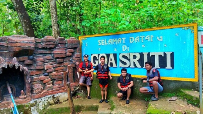 Goa Sriti Kulon Progo via @adhitya_prasetya, 1. Kalibiru, 2. Waduk Sermo, 3. Gunung Ijo, 4. Puncak Suroloyo, 5. Kebun Teh Nglinggo, 6. Puncak Gunung Lanang, 7. Waduk Mini Kleco, 8. Goa Kiskendo, 9. Kedung Pedut, 10. Air Terjun Sidoharjo, 11. Air Terjun Grojogan Sewu, 12. Pantai Glagah, 13. Pantai Trisik, 14. Pantai Congot, 15. Wildlife Rescue Center, 16. Puncak Widosari, 17. Arung Jeram Sungai Progo, 18. Air Terjun Kembangsoka, 19. Goa Sriti Kulon Progo, 20. Hutan Mangrove Pantai Congot, 21. Goa Kebon Krembangan, 22. Pantai Bugel, 23. Bendungan Ancol, 24. Bukit Isis Kulon Progo, 25. Taman Sungai Mudal, 26. Air Terjun Setawing, 27. Pantai Pasir Kadilangu, 28. Embung Banjaroya, 29. Puncak Dipowono Kulon Progo, 30. Wisata Hutan Mangrove Jembatan Api-api, 31. Hutan Pinus Girimulyo, 32. Bendung Kayangan, 33. Kebun Bunga Krisan Gerbosari, 34. Rafting Kalibawang, 35. Bukit Cendana, 36. Air Terjun Kedung Ingas, 37. Kedung Bendo, 38. Pule Payung, 39. Bukit Jangkang, 40. Tebing Gunung Gajah, 42. Puncak Kuda Sembrani, 43. Ayunan Langit Watu Jaran, 44. Curug Siluwok, 45. Gunung Kukusan