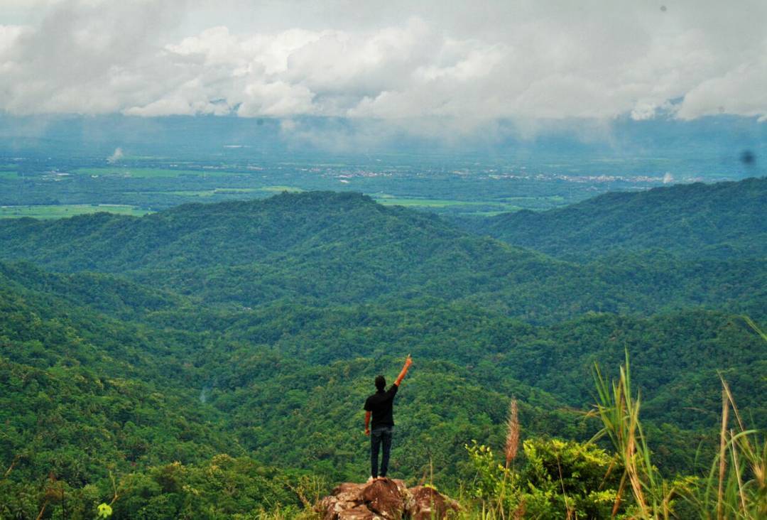 Gunung Ijo via Lelungannet, 1. Kalibiru, 2. Waduk Sermo, 3. Gunung Ijo, 4. Canting Mas Puncak Dipowono, 5. Puncak Suroloyo, 6. Kebun Teh Nglinggo, 7. Bukit Menoreh, 8. Air Terjun Kedung Pedut, 9. Air Terjun Grojogan Sewu, 10. Pantai Glagah