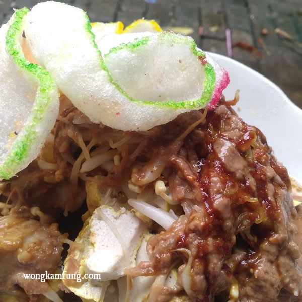 Kupat Tahu Rangkasbitung via Wongkamfungcom, 1. Gua Maria Bukit Kanada, 2. Alun-Alun Rangkasbitung, 3. Museum Multatuli, 4. Balong Ranca Lentah, 5. Curug Sata, 6. Masjid Agung Al-Araf Rangkasbitung, 7. Pantai Karang Bokor, 8. Pantai Ciantir, 9. Pantai Tanjung Layar, 10. Curug Munding, 11. Perpustakaan Saidjah Adinda, 12. Rafting di Sungai Ciberang Rangkasbitung, 13. Vihara Rangkasbitung, 14. Wisata Kuliner Sate Bandeng, 15. Agrowisata Kebun Teh Cikuya, 16. Curug Kanteh, 17. Curug Cihear, 18. Wisata Air Panas Senang hati, 19. Pantai Goa Langir Sawarna, 20. Curug Kumpay, 21. Kupat Tahu khas Rangkasbitung