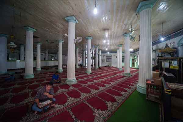 Masjid An-Nawier, 1. Kota Tua Jakarta, 2. Museum Fatahillah, 3. Jembatan Kota Intan, 4. Palm Bay Water Park, 5. Museum Bank Indonesia, 6. Museum Seni Rupa dan Keramik, 7. Museum Wayang, 8. Toko Merah, 9. Museum Tekstil, 10. Museum Bank Mandiri, 11. Jakarta Aquarium, 12. Museum Trisakti, 13. Museum Arsip Nasional, 14. Museum Macan, 15. Pancoran China Town, 16. Taman Cattleya Jakarta, 17. Hutan Kota Srengseng, 18. skyrink Jakarta – Mall Taman Anggrek, 19. Tribeca Park, 20. Bentara Budaya Jakarta, 21. Sport Club Semanan, 22. Gedung Candra Naya, 23. Wihara Dharma Bhakti, 24. RPTRA Taman Pedongkelan, 25. Taman Wijaya Kusuma, 26. Kolam Renang Taman Alfa Indah, 27. Kolam Renang Kosambi Baru, 28. Anwa Victory club , 29. Masjid An-Nawier, 30. Gereja Sion (Gereja Portugis), 31. Masjid Raya KH. Hasyim Asyari, 32. Rumah Makan Dudung