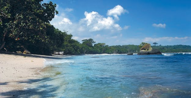 Pantai Keramat Pandan via Bolehtanya, 1. Pantai Ujung Kareung, 2. Pulau Weh, 3. Pantai Anoi Itam, 4. Pantai Sumur Tiga, 5. Pulau Rubiah, 6. Pantai Iboih, 7. Danau Aneuk Laot, 8. Air Terjun Pria Laot, 9. Gunung Jaboi, 10. Pantai Tapak Gajah, 11. Pantai Gapang, 12. Pantai Kasih, 13. Sabang Hill, 14. Gua Sarang, 15. Tugu Nol Kilometer, 16. Benteng Bunker Jepang, 17. Pemandian Air Panas Keuneukai, 18. Sirui Hidrothermal, 19. Pulau Klah, 20. Tugu I Love Sabang, 21. Pantai Teupin Layeu, 22. Pantai Pasir Putih, 23. Pantai Paneuh, 24. Pantai Jaboi, 25. Pantai Arun, 26. Pantai Batee Dua, 27. Pantai Mata Ie sabang, 28. Pantai Keramat Pandan, 29. Pulau Seulako, 30. Mercusuar Balohan, 31. Mercusuar Ie Meulee, 32. Mercusuar Ujong Asam