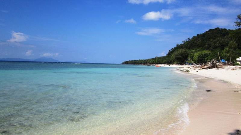 Pantai Pasir Putih via Insyiahacid, 1. Pantai Ujung Kareung, 2. Pulau Weh, 3. Pantai Anoi Itam, 4. Pantai Sumur Tiga, 5. Pulau Rubiah, 6. Pantai Iboih, 7. Danau Aneuk Laot, 8. Air Terjun Pria Laot, 9. Gunung Jaboi, 10. Pantai Tapak Gajah, 11. Pantai Gapang, 12. Pantai Kasih, 13. Sabang Hill, 14. Gua Sarang, 15. Tugu Nol Kilometer, 16. Benteng Bunker Jepang, 17. Pemandian Air Panas Keuneukai, 18. Sirui Hidrothermal, 19. Pulau Klah, 20. Tugu I Love Sabang, 21. Pantai Teupin Layeu, 22. Pantai Pasir Putih, 23. Pantai Paneuh, 24. Pantai Jaboi, 25. Pantai Arun, 26. Pantai Batee Dua, 27. Pantai Mata Ie sabang, 28. Pantai Keramat Pandan, 29. Pulau Seulako, 30. Mercusuar Balohan, 31. Mercusuar Ie Meulee, 32. Mercusuar Ujong Asam