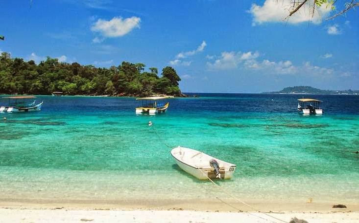Pantai Teupin Layeu via Detikaceh, 1. Pantai Ujung Kareung, 2. Pulau Weh, 3. Pantai Anoi Itam, 4. Pantai Sumur Tiga, 5. Pulau Rubiah, 6. Pantai Iboih, 7. Danau Aneuk Laot, 8. Air Terjun Pria Laot, 9. Gunung Jaboi, 10. Pantai Tapak Gajah, 11. Pantai Gapang, 12. Pantai Kasih, 13. Sabang Hill, 14. Gua Sarang, 15. Tugu Nol Kilometer, 16. Benteng Bunker Jepang, 17. Pemandian Air Panas Keuneukai, 18. Sirui Hidrothermal, 19. Pulau Klah, 20. Tugu I Love Sabang, 21. Pantai Teupin Layeu, 22. Pantai Pasir Putih, 23. Pantai Paneuh, 24. Pantai Jaboi, 25. Pantai Arun, 26. Pantai Batee Dua, 27. Pantai Mata Ie sabang, 28. Pantai Keramat Pandan, 29. Pulau Seulako, 30. Mercusuar Balohan, 31. Mercusuar Ie Meulee, 32. Mercusuar Ujong Asam