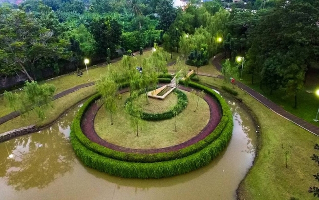 Taman Cattelya Jakarta via @donandantino, 1. Kota Tua Jakarta, 2. Museum Fatahillah, 3. Jembatan Kota Intan, 4. Palm Bay Water Park, 5. Museum Bank Indonesia, 6. Museum Seni Rupa dan Keramik, 7. Museum Wayang, 8. Toko Merah, 9. Museum Tekstil, 10. Museum Bank Mandiri, 11. Jakarta Aquarium, 12. Museum Trisakti, 13. Museum Arsip Nasional, 14. Museum Macan, 15. Pancoran China Town, 16. Taman Cattleya Jakarta, 17. Hutan Kota Srengseng, 18. skyrink Jakarta – Mall Taman Anggrek, 19. Tribeca Park, 20. Bentara Budaya Jakarta, 21. Sport Club Semanan, 22. Gedung Candra Naya, 23. Wihara Dharma Bhakti, 24. RPTRA Taman Pedongkelan, 25. Taman Wijaya Kusuma, 26. Kolam Renang Taman Alfa Indah, 27. Kolam Renang Kosambi Baru, 28. Anwa Victory club , 29. Masjid An-Nawier, 30. Gereja Sion (Gereja Portugis), 31. Masjid Raya KH. Hasyim Asyari, 32. Rumah Makan Dudung