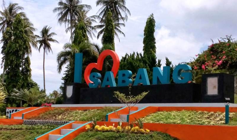 Tugu I Love Sabang via travelsabang.wordpress, 1. Pantai Ujung Kareung, 2. Pulau Weh, 3. Pantai Anoi Itam, 4. Pantai Sumur Tiga, 5. Pulau Rubiah, 6. Pantai Iboih, 7. Danau Aneuk Laot, 8. Air Terjun Pria Laot, 9. Gunung Jaboi, 10. Pantai Tapak Gajah, 11. Pantai Gapang, 12. Pantai Kasih, 13. Sabang Hill, 14. Gua Sarang, 15. Tugu Nol Kilometer, 16. Benteng Bunker Jepang, 17. Pemandian Air Panas Keuneukai, 18. Sirui Hidrothermal, 19. Pulau Klah, 20. Tugu I Love Sabang, 21. Pantai Teupin Layeu, 22. Pantai Pasir Putih, 23. Pantai Paneuh, 24. Pantai Jaboi, 25. Pantai Arun, 26. Pantai Batee Dua, 27. Pantai Mata Ie sabang, 28. Pantai Keramat Pandan, 29. Pulau Seulako, 30. Mercusuar Balohan, 31. Mercusuar Ie Meulee, 32. Mercusuar Ujong Asam
