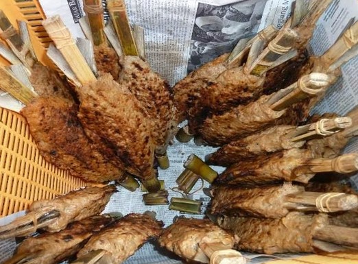 Wisata Kuliner Sate Bandeng, 1. Gua Maria Bukit Kanada, 2. Alun-Alun Rangkasbitung, 3. Museum Multatuli, 4. Balong Ranca Lentah, 5. Curug Sata, 6. Masjid Agung Al-Araf Rangkasbitung, 7. Pantai Karang Bokor, 8. Pantai Ciantir, 9. Pantai Tanjung Layar, 10. Curug Munding, 11. Perpustakaan Saidjah Adinda, 12. Rafting di Sungai Ciberang Rangkasbitung, 13. Vihara Rangkasbitung, 14. Wisata Kuliner Sate Bandeng, 15. Agrowisata Kebun Teh Cikuya, 16. Curug Kanteh, 17. Curug Cihear, 18. Wisata Air Panas Senang hati, 19. Pantai Goa Langir Sawarna, 20. Curug Kumpay, 21. Kupat Tahu khas Rangkasbitung