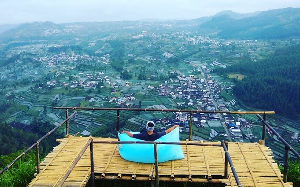 Wisata bukit Baper via @miszqy_chochol, 1. Waduk Penjalin, 2. Hutan Mangrove Kaliwlingi, 3. Pantai Randusanga / Randusongo, 4. Agrowisata Besaran, 5. Wisata Pasir Gibug, 6. Masjid Agung Brebes, 7. Kalibaya Park, 8. Pabrik Gula Jatibarang, 9. Taman Edukasi, 10. Curug Putri, 11. Kebun Teh Kali Gua, 12. Candi Pangkuan, 13. Air Terjun Ranto Canyon, 14. Kampung Budaya Dusun Jalaswatu, 15. Pemandian Air Panas Tirta Husada, 16. Pemandian Air Panas Cipanas Buaran, 17. Ciblon Waterboom, 18. Bukit Cawiri, Dadablangan Malahayu, 19. Waduk Malahayu, 20. Cagar Alam Telaga Ranjeng, 21. Bukit Panenjoan, 22. Bukit AADT yang Menawan , 23. Bukit Baper yang Menawan , 24. Puncak Sakub, 25. Alun – Alun Brebes, 26. Pulau Hantu Sigempol, 27. Bukit Bintang Capar yang eksotik, 28. Gunung Gora, 29. Curug Cantel, 30. Kebon Gedhang, 31. Bukit Gerdesy – Taman Gerdesty Cilibur, 32. Pulau Cemara Sawojajar Brebes, 33. Gunung Nyapa, 34. Curug Awu, 35. Curug Panyusuhan, 37. Curug Rambukasang yang tersembunyi, 38. Curug Lebak Beber Wetan