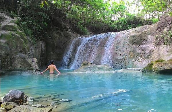 Air Terjun Dung Jengglong, 1. Alun-alun Kota Sragen, 2. Museum Prasejarah Sangiran, 3. Taman Ndayu Alam Asri, 4. Waduk Kedung Ombo, 5. Gunung Kemukus, 6. Wisata Pemandian Air Panas Bayanan, 7. Taman Kridoanggo Sragen, 8. Taman Sukowati, 9. Kolam Renang Kartika, 10. Wisata Alam Betisrejo, 11. Galeri Batik Sukowati, 12. Waduk Blimbing, 13. Waduk Gebyar, 14. Edupark Gemolong Sragen, 15. Kolam Renang Doeng Cuo , 16. Air Terjun Dung Jengglong, 17. Kedung Grujug Sragen, 18. Elok Waterpark, 19. Pemandian Sendang Kun Gerit, 20. Waduk Kembangan, 21. Gunung Banyak, 22. Makam Joko Tingkir, 23. Wisata Batik Dewi Arum Kliwonan, 24. Pemandian Air Panas Sendang Panguripan (Ngunut), 25. Museum Manusia Purba Klaster Bukuran, 26. Ganesha Technopark (Tutup Sementara)
