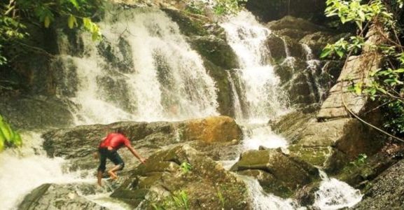 Air Terjun Piramida via Acehtimecom, 1. Menikmati Kealamian Air Terjun Ceuraceu, 2. Pantai Peuneulet Baroh, 3. Pantai Kuala Raja, 4. Pantai Krueng Juli dan Ujong Blang, 5. Pemandian Batee Iliek, 6. Pantai Jangka, 7. Air Terjun Samalanga, 8. Krueng Simpo, 9. Pantai Calok Samalanga dan Mamplam, 10. Ulee Kareung, 11. Rumoh Teungku Chik di Awe Geutah, 12. Air Terjun Le Rhop, 13. Air Terjun Piramida, 14. Cot Panglima, 15. Pantai Laot Lapang, 16. Pantai Reuleng Manyang, 17. Sate Matang yang Khas, 18. Mie Pangsit Cek Bireuen, 19. Star Black Coffee, 20. Mie Pangsit Apilin, 21. Bireuen Partee, 22. Ayam Lepaas, 23. Coffee.in, 24. Warung Habiby, 26. Bengkupi, 27. Warung Kopi UK 88