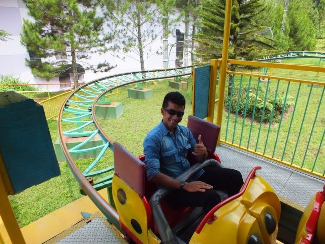 Buzz Coaster Funland Mickey Holiday via Youtube, Informasi Umum, Tentang Mikie Funland, Lokasi Funland Mickey Holiday, Kontak Funland Mikie Holiday, Daya Tarik dan Fasilitas Mikie Funland, Jam Operasional , Harga Tiket Masuk Mikie Funland Terbaru, Tips Liburan Funland Mickey Holiday