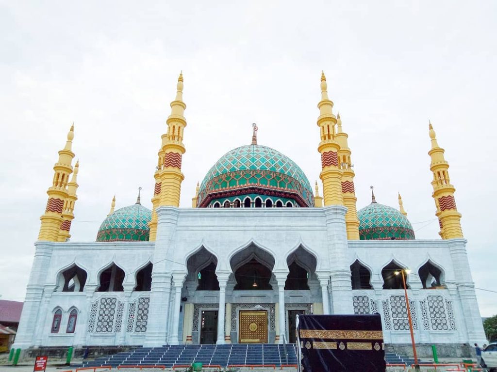 Masjid Raya Pase via IG @rentalkamera_pantonlabu, 1. Waduk Jeulikat, 2. Pantai Lancok, 3. Pantai Meuraksa, 4. Pantai Krueng Geukuh, 5. Air Terjun 7 Bidadari, 6. Pantai Sawang, 7. Rumah Adat Cut Nyak Meutia, 8. Pemandian Krueng Sawang, 9. Pantai Ulee Rubek, 10. Air Terjun Blang Kolam, 11. Pantai Bantayan, 12. Gunung Salak Nisam Antara, 13. Masjid Raya Pase, 14. Komplek Kerajaan Samudra Pasai, 15. Pantai Seumadu, 16. Pantai Ujong Blang, 17. Buket Guha Jepang, 18. Waduk Pusong