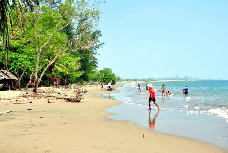 Pantai Rancong Foto Oleh Citra Rahman, 1. Pulau Seumadu, 2. Bukit Goa Jepang (Blang Panyang), 3. Taman Ngieng Jioh, 4. Sungai Krueng Cunda, 5. Pantai Ujong Blang, 6. Pantai Meuraksa, 7. Waduk Jeuleukat, 8. Taman Riyadhah, 9. Islamic Center Lhokseumawe, 10. Waduk Kota Lhokseumawe, 11. Buket Paloh Batee, 12. Pantai Rancong, 13. Dermaga Pertamina Lhokseumawe, 14. Pelabuhan Krueng Geukueh, 15. Makam Putroe Neng, 16. Museum Malikussaleh, 17. Pantai Ulee Jalan, 18. Museum Kota Lhokseumawe