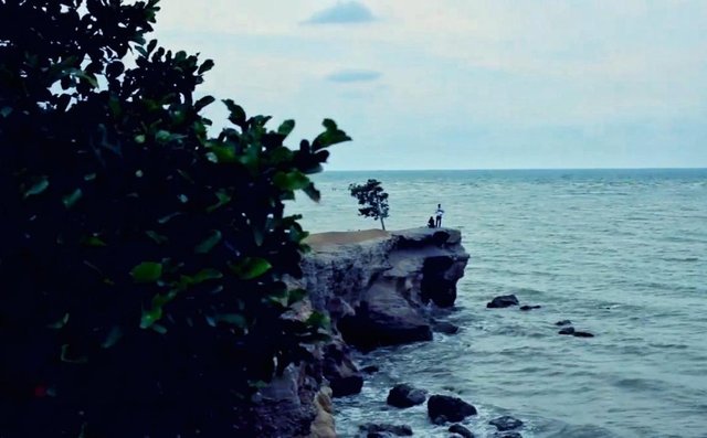 Pantai Reuleung Manyang via Steemit, 1. Menikmati Kealamian Air Terjun Ceuraceu, 2. Pantai Peuneulet Baroh, 3. Pantai Kuala Raja, 4. Pantai Krueng Juli dan Ujong Blang, 5. Pemandian Batee Iliek, 6. Pantai Jangka, 7. Air Terjun Samalanga, 8. Krueng Simpo, 9. Pantai Calok Samalanga dan Mamplam, 10. Ulee Kareung, 11. Rumoh Teungku Chik di Awe Geutah, 12. Air Terjun Le Rhop, 13. Air Terjun Piramida, 14. Cot Panglima, 15. Pantai Laot Lapang, 16. Pantai Reuleng Manyang, 17. Sate Matang yang Khas, 18. Mie Pangsit Cek Bireuen, 19. Star Black Coffee, 20. Mie Pangsit Apilin, 21. Bireuen Partee, 22. Ayam Lepaas, 23. Coffee.in, 24. Warung Habiby, 26. Bengkupi, 27. Warung Kopi UK 88