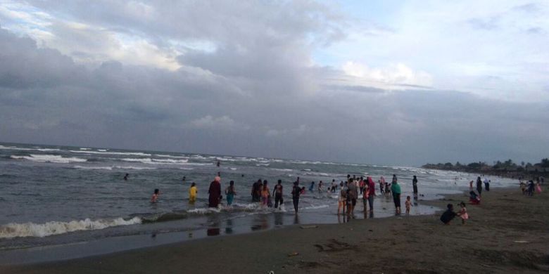 Pantai Ulee Jalan via Kompascom, 1. Pulau Seumadu, 2. Bukit Goa Jepang (Blang Panyang), 3. Taman Ngieng Jioh, 4. Sungai Krueng Cunda, 5. Pantai Ujong Blang, 6. Pantai Meuraksa, 7. Waduk Jeuleukat, 8. Taman Riyadhah, 9. Islamic Center Lhokseumawe, 10. Waduk Kota Lhokseumawe, 11. Buket Paloh Batee, 12. Pantai Rancong, 13. Dermaga Pertamina Lhokseumawe, 14. Pelabuhan Krueng Geukueh, 15. Makam Putroe Neng, 16. Museum Malikussaleh, 17. Pantai Ulee Jalan, 18. Museum Kota Lhokseumawe