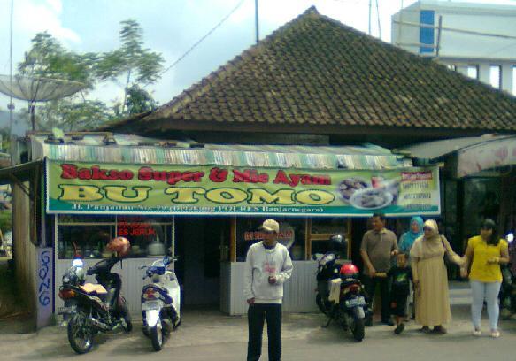 Bakso Ketupat Belakang Polres, 1. Kawah Sikidang Dieng, 2. Kompleks Percandian Arjuna, 3. Taman Margasatwa Serulingmas, 4. D’Qiano Hot Spring Waterpark, 5. Museum Kailasa Dieng, 6. Arung Jeram Sungai Serayu, 7. Surya Yudha Park Banjarnegara, 8. Candi Bima, 9. Pemandian Air Panas Pingit, 10. Kawah Candradimuka, 11. Gunung Lanang, 12. Kawah Sileri Dieng, 13. Sumur Jalatunda Dieng, 14. Curug Pitu Banjarnegara, 15. Curug Mrawu, 16. Curug Sikopel, 17. Telaga Merdada Banjarnegara, 18. Telaga Dringo, 19. Waduk Mrica, 20. Candi Gatot Kaca, 21. Tampo Mas, 22. Curug Pletuk, 23. Serayu Park, 24. Kolam Renang Serulingmas, 25. Pesona Curug Muncar Banjarnegara, 26. Bukit Asmara Situk (Tutup Sementara), 27. Bukit Watu Sodong, 28. Bukit Icika, 29. Bukit Rumpit Bike Park, 30. Taman Kardjono, 31. BUARAN (Bukit Ares Pawinihan), 32. Curug Kuripan, 33. Pemandian air hangat segar asri, 34. Wisata Dawuhan, 35. Air Terjun Genting, 36. Bukit Skoter, 37. Curug Sinom Indah Kalibening, 38. Telaga Balai Kambang, 39. Wadas Tumpang Banjarnegara, 40. Anglir Mendung Banjarnegara, 41. Curug Pundung Sewu Banjarnegara, 1. Warung Makan Soto Krandegan, 2. Combro Kalipalet, 3. Bakso Ketupat Belakang Polres, 4. Saung Bu Mansyur