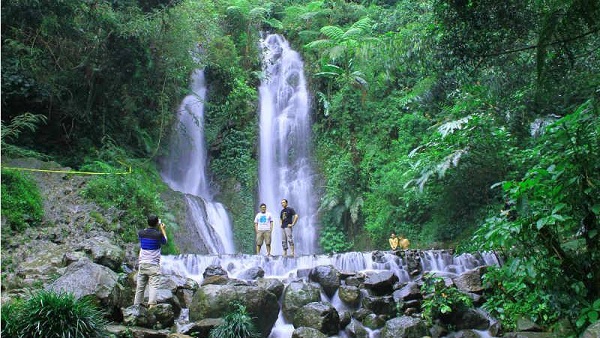 Curug Pitu via Lihatcoid, 1. Kawah Sikidang Dieng, 2. Kompleks Percandian Arjuna, 3. Taman Margasatwa Serulingmas, 4. D’Qiano Hot Spring Waterpark, 5. Museum Kailasa Dieng, 6. Arung Jeram Sungai Serayu, 7. Surya Yudha Park Banjarnegara, 8. Candi Bima, 9. Pemandian Air Panas Pingit, 10. Kawah Candradimuka, 11. Gunung Lanang, 12. Kawah Sileri Dieng, 13. Sumur Jalatunda Dieng, 14. Curug Pitu Banjarnegara, 15. Curug Mrawu, 16. Curug Sikopel, 17. Telaga Merdada Banjarnegara, 18. Telaga Dringo, 19. Waduk Mrica, 20. Candi Gatot Kaca, 21. Tampo Mas, 22. Curug Pletuk, 23. Serayu Park, 24. Kolam Renang Serulingmas, 25. Pesona Curug Muncar Banjarnegara, 26. Bukit Asmara Situk (Tutup Sementara), 27. Bukit Watu Sodong, 28. Bukit Icika, 29. Bukit Rumpit Bike Park, 30. Taman Kardjono, 31. BUARAN (Bukit Ares Pawinihan), 32. Curug Kuripan, 33. Pemandian air hangat segar asri, 34. Wisata Dawuhan, 35. Air Terjun Genting, 36. Bukit Skoter, 37. Curug Sinom Indah Kalibening, 38. Telaga Balai Kambang, 39. Wadas Tumpang Banjarnegara, 40. Anglir Mendung Banjarnegara, 41. Curug Pundung Sewu Banjarnegara, 1. Warung Makan Soto Krandegan, 2. Combro Kalipalet, 3. Bakso Ketupat Belakang Polres, 4. Saung Bu Mansyur