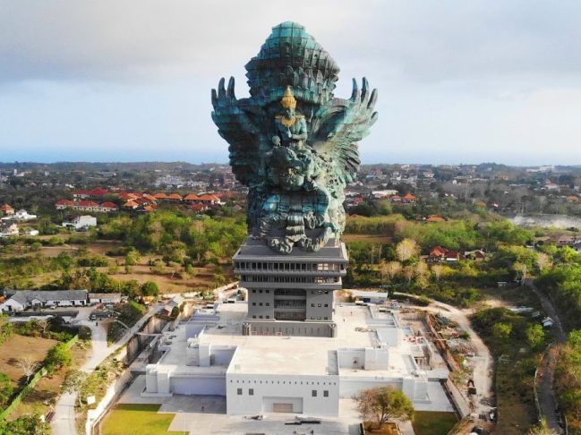 Garuda Wisnu Kencana via M-kuta, 1. Ekowisata Mangrove Wanasari, 2. Sangeh Monkey Forest, 3. New Kuta Green Park, 4. Circus Waterpark Kuta, 5. Pantai Jerman, 6. Pantai Kelan, 7. Pantai Muaya, 8. Pantai Mimpi Pondok Pemuda, 9. Pantai Tegal Wangi, 10. Pantai Balangan, 11. Tanjung Balangan, 12. Pantai Dreamland, 13. Pantai Pemutih, 14. Pantai Bingin, 15. Pantai Padang – Padang, 16. Pantai Labuan Sait, 18. Pantai Suluban, 19. Pantai Nyang – Nyang, 20. Pantai Nunggalan, 21. Pantai Karma Kandara, 22. Pantai Melasti, 23. Pantai Batu pageh, 24. Pantai Pandawa, 25. Pantai Gunung Payung, 26. Pantai Sawangan, 27. Pantai Geger, 28. Pantai Mengiat, 29. Pantai Segara Samuh, 30. Pantai Selagan Nusa Dua, 31. Pantai Tanjung Benoa, 32. Air Terjun Nungnung, 33. Air Terjun Bidadari Ayung, 34. Sungai Ayung, 35. Air Terjun Batu Lantang, 36. Air Terjun Sulangi, 37. Patung Dewa Ruci, 38. Kawasan Pura Luhur Uluwatu, 39. Pesawat Bengong, 40. Nirmala Waterpark Ungasan, 41. Taman Satria Gatotkaca, 42. Joger Kuta, 43. Penangkaran Penyu Deluang Sari, 44. Taman Budaya Garuda Wisnu Kencana, 45. Bali Paragliding Tandem Flight, 46. Monumen Perjuangan Taman Mumbul, 47. Museum Becak Indonesia, 48. Museum Pasifika, 49. Dream Museum Zone, 50. Museum Kain, 51. Museum Kerang, 52. Museum Yadnya, 53. Hide N Seek, 54. Cubby House Kids Club, 55. Miniapolis Bali, 56. Pantai Timbis, 57. Pantai Dukuh, 58. Puja Mandala, 59. Pura Taman Ayun, 60. Taman Ngurah Rai Tuban, 61. Lembah Tanah Wuk, 62. Taman Mumbul, 63. Pantai Pererenan, 64. Banjar Umalas, 65. Waka Tangga, 66. Wisata Agro Pelaga, 67. Jembatan Tukad Bangkung, 68. Jimbaran Panorama Point, 69. Pura Petitenget, 70. Pantai Petitenget, 71. Pura Pucak Tedung, 72. Pura Sada Kapal, 73. Pura Batu Bolong, 74. Pantai Batu Bolong, 75. Pura Kancing Gumi, 76. Pura Pucak Mangu, 77. Desa Wisata Petang, 78. Ladang Bunga Gumilir, 79. Desa Wisata Baha, 80. Bumi Perkemahan Blahkiuh, 81. Pantai Seseh, 82. Pantai Derawan, 83. Pantai Batu Mejan, 84. Pantai Double Six, 85. Taman Rekreasi Bethesda, 86. Pantai Selasih, 87. Pantai Batu Belig, 88. Pantai Munggu, 89. Pantai Mengening, 90. Pantai Kayu Putih, 91. Pulau Nusa Dharma, 92. Pulau Peninsula, 93. Splash Waterpark, 94. Waterbom Bali, 95. Pantai Legian, 96. Pantai Seminyak, 97. Desa Wisata Bindu, 98. Bali Swing Bongkasa, 99. Elephant Camp Petang