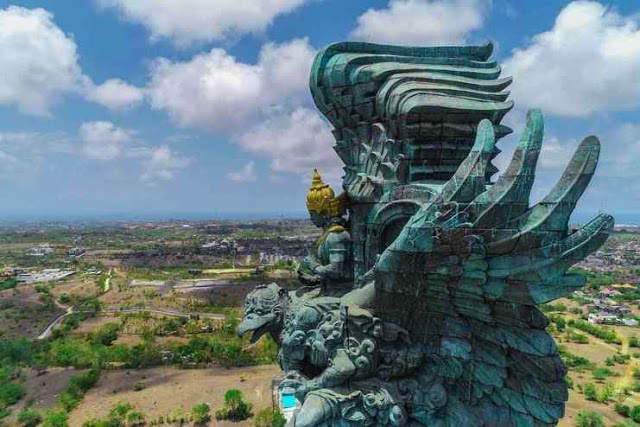Garuda Wisnu Kencana, Profil Pulau Bali Menjadi Pulau Dewata, Pesona Pulau Bali yang Mendunia, Destinasi Wisata Pulau Bali yang Populer, Patung Garuda Wisnu Kencana Bali, Harga Tiket GWK, Lokasi Patung Garuda Wisnu Kencana, Rute Menuju Lokasi Patung GWK, Keistimewaan Patung Garuda Wisnu Kencana, Jadwal Event di GWK