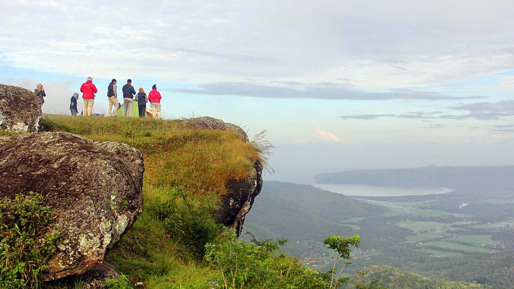 Gunung Lanang via Wiskp, 1. Kawah Sikidang Dieng, 2. Kompleks Percandian Arjuna, 3. Taman Margasatwa Serulingmas, 4. D’Qiano Hot Spring Waterpark, 5. Museum Kailasa Dieng, 6. Arung Jeram Sungai Serayu, 7. Surya Yudha Park Banjarnegara, 8. Candi Bima, 9. Pemandian Air Panas Pingit, 10. Kawah Candradimuka, 11. Gunung Lanang, 12. Kawah Sileri Dieng, 13. Sumur Jalatunda Dieng, 14. Curug Pitu Banjarnegara, 15. Curug Mrawu, 16. Curug Sikopel, 17. Telaga Merdada Banjarnegara, 18. Telaga Dringo, 19. Waduk Mrica, 20. Candi Gatot Kaca, 21. Tampo Mas, 22. Curug Pletuk, 23. Serayu Park, 24. Kolam Renang Serulingmas, 25. Pesona Curug Muncar Banjarnegara, 26. Bukit Asmara Situk (Tutup Sementara), 27. Bukit Watu Sodong, 28. Bukit Icika, 29. Bukit Rumpit Bike Park, 30. Taman Kardjono, 31. BUARAN (Bukit Ares Pawinihan), 32. Curug Kuripan, 33. Pemandian air hangat segar asri, 34. Wisata Dawuhan, 35. Air Terjun Genting, 36. Bukit Skoter, 37. Curug Sinom Indah Kalibening, 38. Telaga Balai Kambang, 39. Wadas Tumpang Banjarnegara, 40. Anglir Mendung Banjarnegara, 41. Curug Pundung Sewu Banjarnegara, 1. Warung Makan Soto Krandegan, 2. Combro Kalipalet, 3. Bakso Ketupat Belakang Polres, 4. Saung Bu Mansyur
