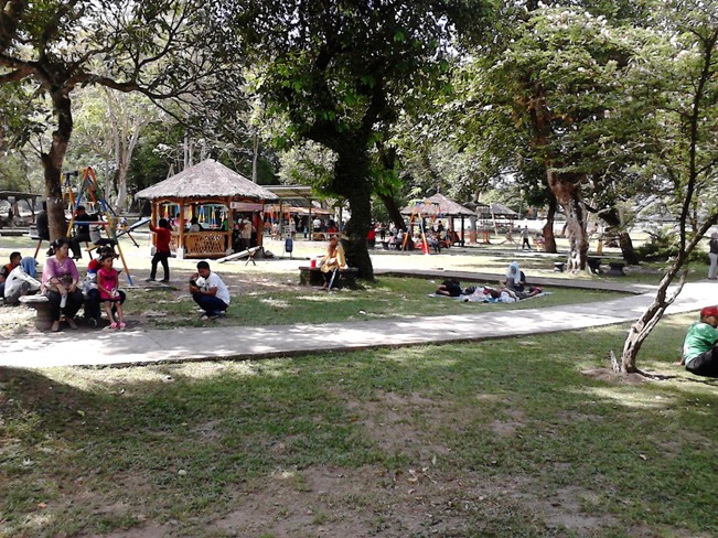 Kampoeng Dolanan Nusantara via thetravelearn, Lokasi dan Rute Menuju Candi Prambanan, Sejarah Candi Prambanan, Daya Tarik Candi Prambanan, Penginapan di Sekitar Candi Prambanan, Harga Tiket Masuk Candi Prambanan, Tips Liburan ke Candi Prambanan