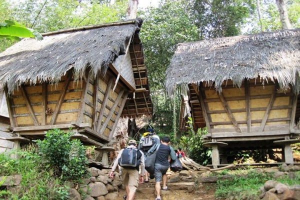 Kampung Adat Kuta via tigatitik-wordpress-com, 1. Mega Wisata Icakan, 2. Kampung Adat Kuta, 3. Curug Tujuh Cibolang, 4. Situ Lengkong Panjalu, 5. Cagar Alam Pananjung, 6. Cukang Taneuh atau Green Canyon, 7. Pantai Pangandaran, 8. Ciung Wanara, 9. Jembatan Sasak Cirahong, 10. Masjid Agung Ciamis, 11. Pantai Karang Nini, 12. Pantai Batu Karas, 13. Lembah Putri, 14. Puncak Bangku Rancah, 15. Pantai Batu Hiu, 16. Astana Gede Kawali, 17. Wisata Batu Ngampar, 18. Rafting Sungai Citumang, 19. Alun-Alun Ciamis, 20. Taman Surawisesa Kawali, 21. Situs Gunung Susuru, 22. Taman Raflesia, 23. Sukahaji Waterboom, 24. Rumah Makan Warung Jeruk, 25. Rumah Makan Ampera Ciamis, 26. Wisata Sungai Citumang, 27. Arung Jeram di Sungai Citanduy