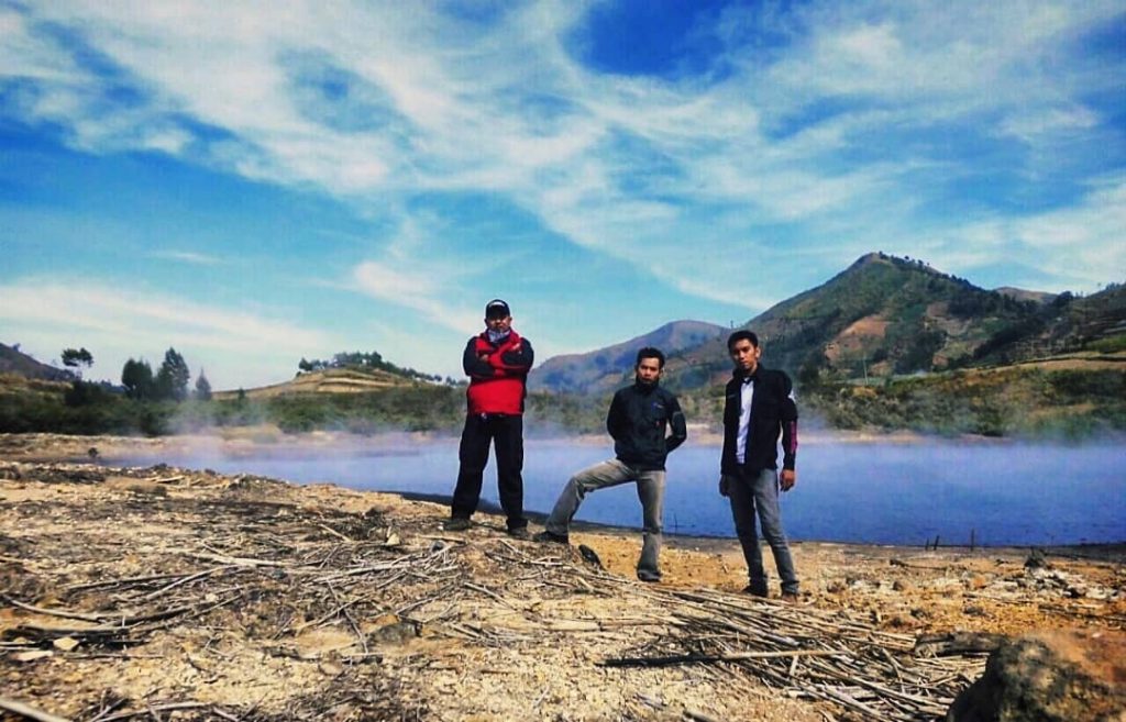 Kawah Sileri Dieng via IG @arayslowly, 1. Kawah Sikidang Dieng, 2. Kompleks Percandian Arjuna, 3. Taman Margasatwa Serulingmas, 4. D’Qiano Hot Spring Waterpark, 5. Museum Kailasa Dieng, 6. Arung Jeram Sungai Serayu, 7. Surya Yudha Park Banjarnegara, 8. Candi Bima, 9. Pemandian Air Panas Pingit, 10. Kawah Candradimuka, 11. Gunung Lanang, 12. Kawah Sileri Dieng, 13. Sumur Jalatunda Dieng, 14. Curug Pitu Banjarnegara, 15. Curug Mrawu, 16. Curug Sikopel, 17. Telaga Merdada Banjarnegara, 18. Telaga Dringo, 19. Waduk Mrica, 20. Candi Gatot Kaca, 21. Tampo Mas, 22. Curug Pletuk, 23. Serayu Park, 24. Kolam Renang Serulingmas, 25. Pesona Curug Muncar Banjarnegara, 26. Bukit Asmara Situk (Tutup Sementara), 27. Bukit Watu Sodong, 28. Bukit Icika, 29. Bukit Rumpit Bike Park, 30. Taman Kardjono, 31. BUARAN (Bukit Ares Pawinihan), 32. Curug Kuripan, 33. Pemandian air hangat segar asri, 34. Wisata Dawuhan, 35. Air Terjun Genting, 36. Bukit Skoter, 37. Curug Sinom Indah Kalibening, 38. Telaga Balai Kambang, 39. Wadas Tumpang Banjarnegara, 40. Anglir Mendung Banjarnegara, 41. Curug Pundung Sewu Banjarnegara, 1. Warung Makan Soto Krandegan, 2. Combro Kalipalet, 3. Bakso Ketupat Belakang Polres, 4. Saung Bu Mansyur