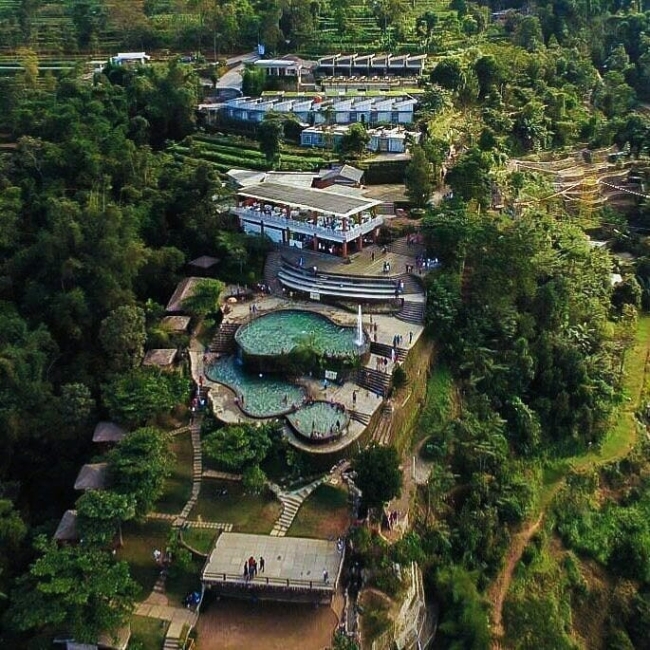 Keindahan Umbul Sidomukuti via via IG @agendasolo, Lokasi dan Rute Menuju Wisata Umbul Sidomukti, Fasilitas dan Permainan di Umbul Sidomukti, Aktivitas Seru di Umbul Sidomukti, Penginapan, Harga Tiket Masuk Umbul Sidomukti, Tips Liburan ke Umbul Sidomukti
