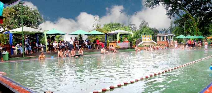 Kolam Mayang Sari via Flickr, Lokasi dan Rute Menuju Sari Ater, Sejarah Pemandian Sari Ater, Daya Tarik Wisata Pemandian Sari Ater, Harga Tiket Masuk Sari Ater, Penginapan di Sekitar Pemandian Sari Ater, Tempat Wisata di Sekitar Pemandian Sari Ater, Tips Liburan ke Pemandian Sari Ater