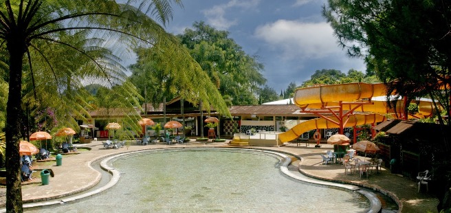Kolam Rendam Pulosari, Lokasi dan Rute Menuju Sari Ater, Sejarah Pemandian Sari Ater, Daya Tarik Wisata Pemandian Sari Ater, Harga Tiket Masuk Sari Ater, Penginapan di Sekitar Pemandian Sari Ater, Tempat Wisata di Sekitar Pemandian Sari Ater, Tips Liburan ke Pemandian Sari Ater