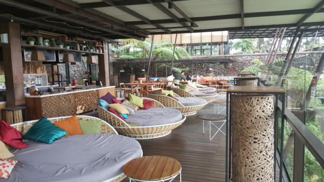 Menikmati Wisata Kuliner di Cafe Burangrang, Lokasi dan Rute Menuju Dusun Bambu, Aktivitas yang Bisa Dilakukan di Dusun Bambu, Jam Operasional dan Harga Tiket Masuk Dusun Bambu, Harga Tiket Masuk Dusun Bambu Lembang
