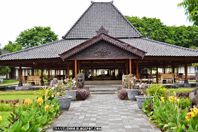 Museum di Candi Prambanan via Travelenno.blogspotcom, Lokasi dan Rute Menuju Candi Prambanan, Sejarah Candi Prambanan, Daya Tarik Candi Prambanan, Penginapan di Sekitar Candi Prambanan, Harga Tiket Masuk Candi Prambanan, Tips Liburan ke Candi Prambanan